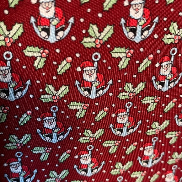 NWT Vineyard Vines Martha’s Vineyard 100% Silk Santa Anchor Tie. - Picture 2 of 8